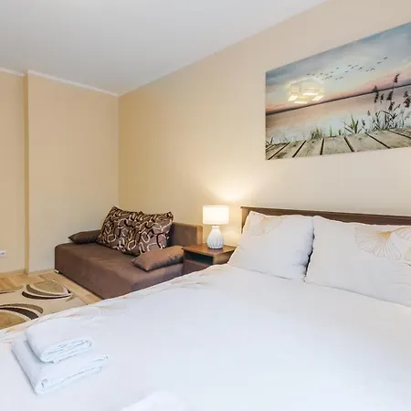 Apartament Księżycowy Z Ogrodem- *